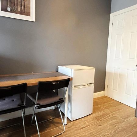 Shirley Apartments, Cozy Studio, Self Check In, 10 Min Drive To City Centre, Walking To Redbridge Train Station Southampton Eksteriør bilde